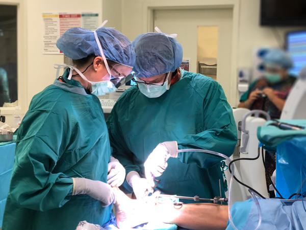 10 Year Anniversary Vantage Ankle, surgeons in OR